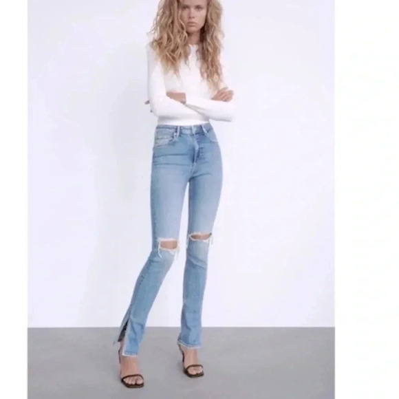 Zara High Waisted Distressed Light Wash Split Hem Jeans EUC Sz 4 - Picture 1 of 11